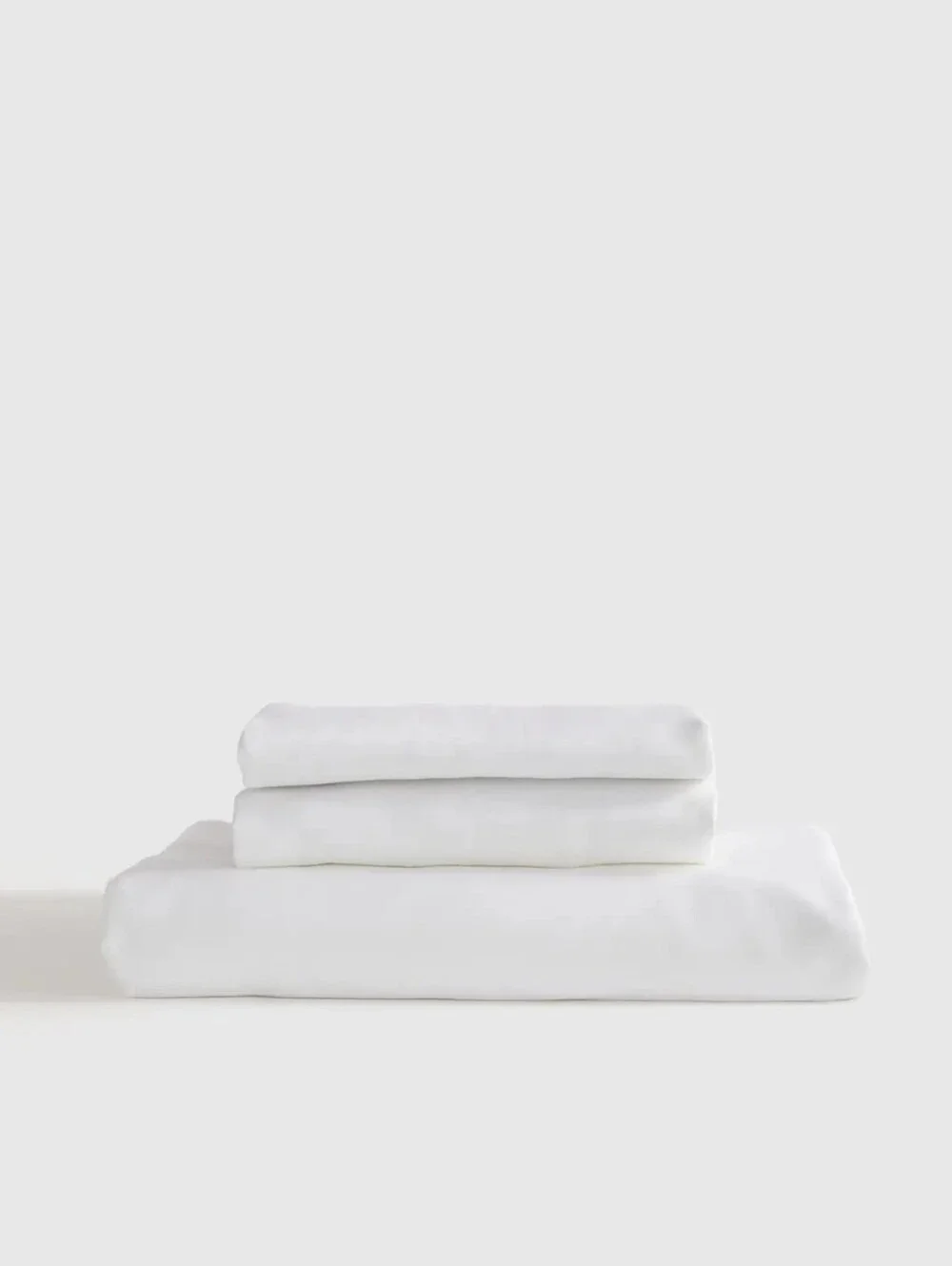 NWOT Quince Organic Bamboo Viscose Cal King Fitted Sheet Set White 2 Pillowcases